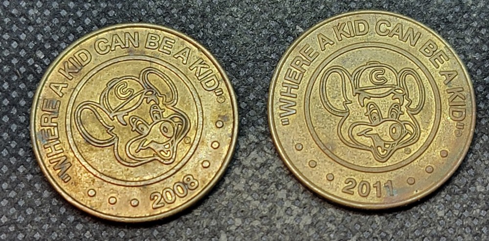 2 CHUCK E CHEESE TOKENS L1133