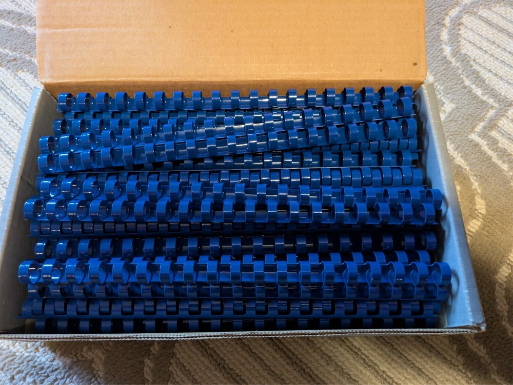 GBC Binding Spines, 1/2" Diameter, 90 Sheet Capacity, CombBind, Blue, 100 Pack