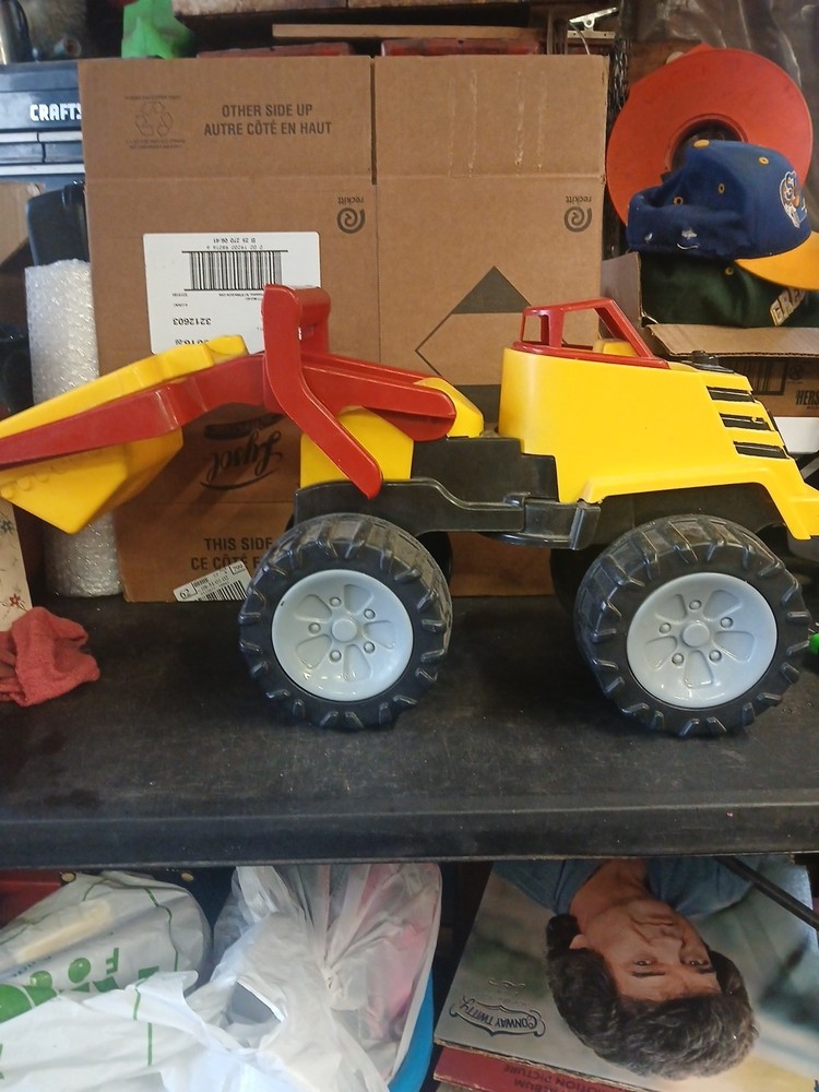American Plastic Toys Gigantic Loader