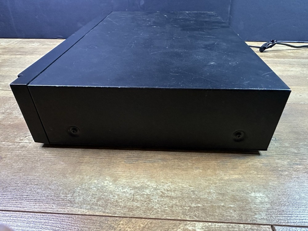 Marantz CD40 Compact Disc Player ***Parts READ