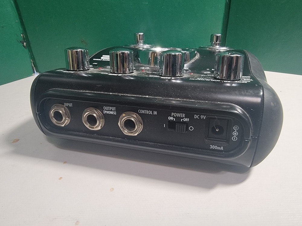 ZOOM G2 Guitar Effects Pedal
