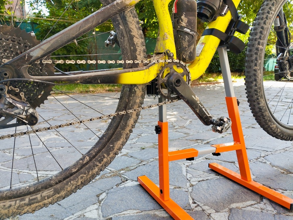 Universal Adjustable Extendable Bike Central Maintenance Stand