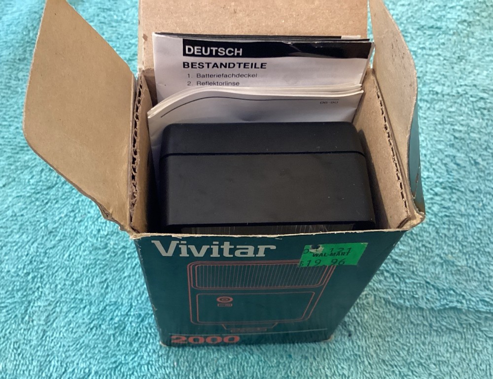 Vivitar 2000 Electronic Flash. NIB.