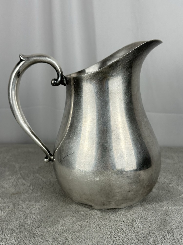 Art S Co Silver Plated 225 Pitcher
