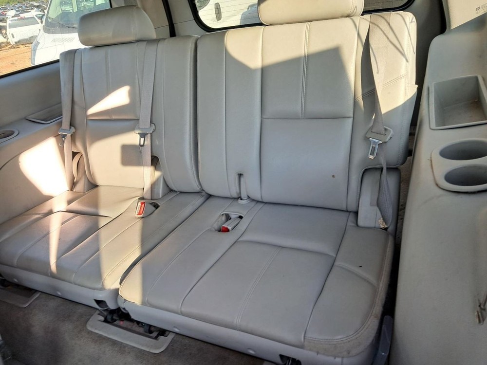 SUBCHEV15 2008 Glove Box 4789563