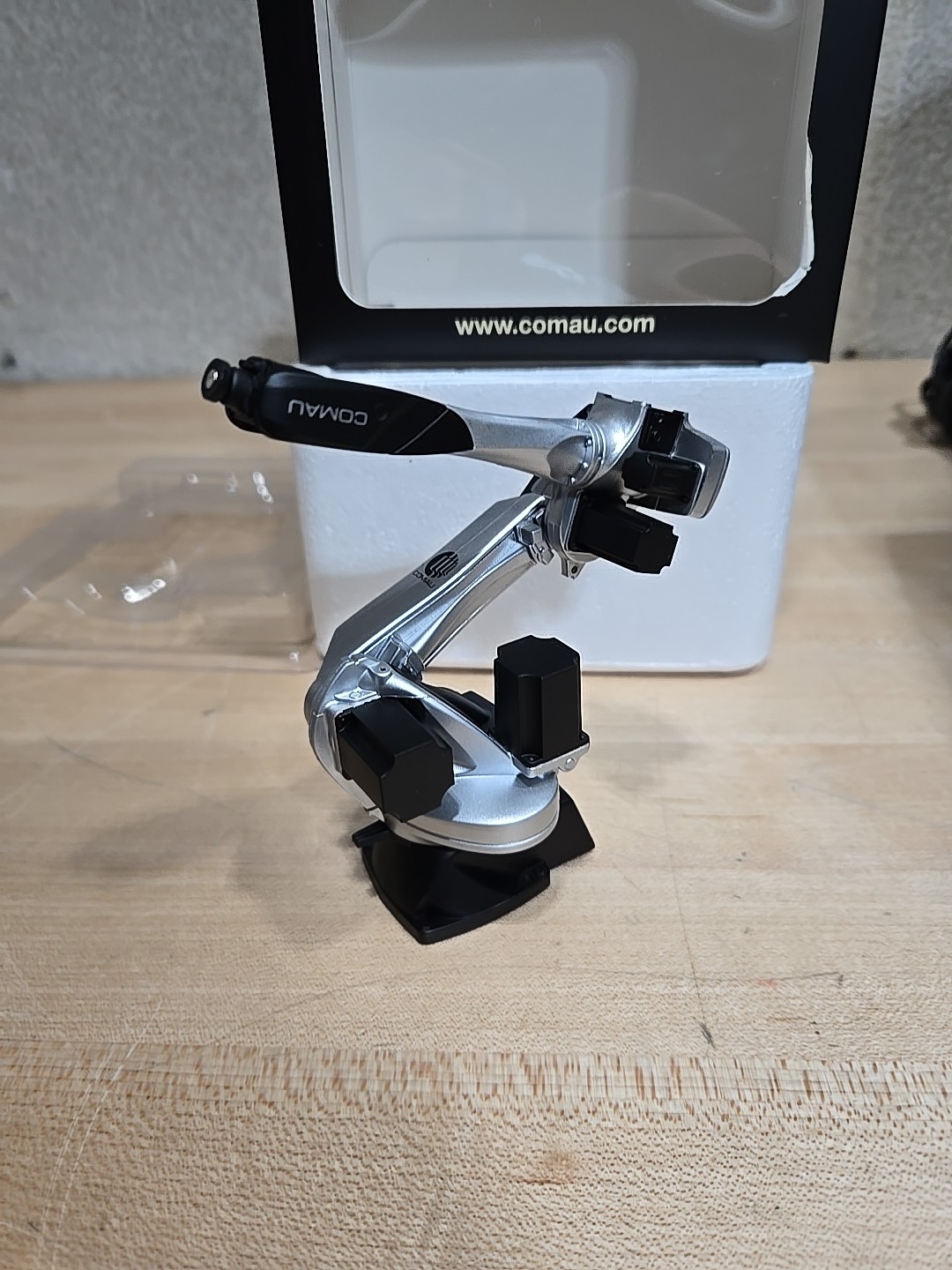 1:10 COMAU Robot Manipulator Arm Industrial Movable Robot Simulation Model NEW