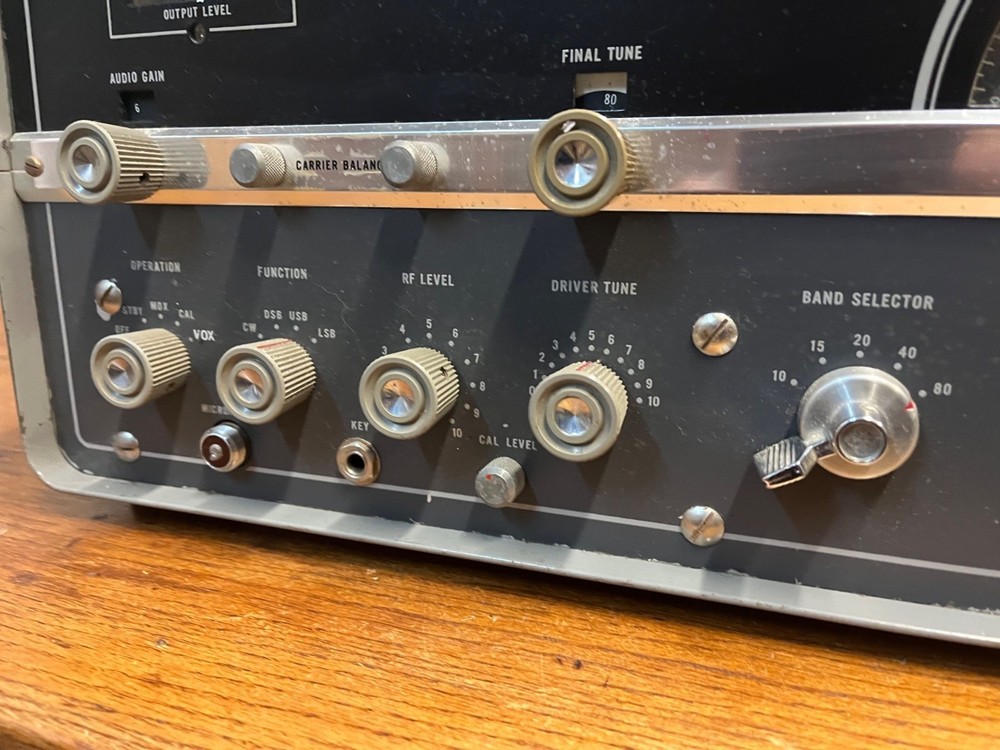 Vintage 1960s Hallicrafters HT-37 Amateur Radio Tube Transmitter