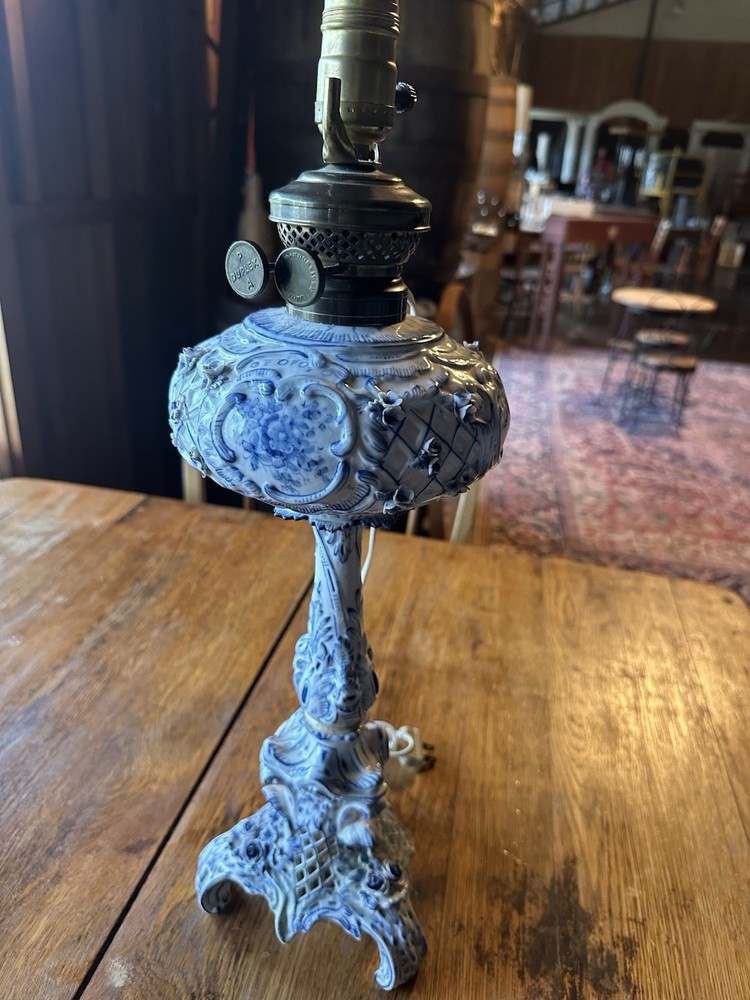 ceramic porcelain lamp white blue Antique