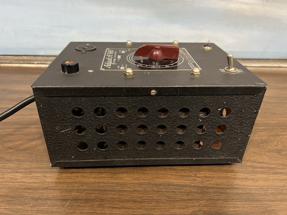 Standard Electrical Products ADJUST-A-VOLT Variable Transformer 140V max. 500 VA