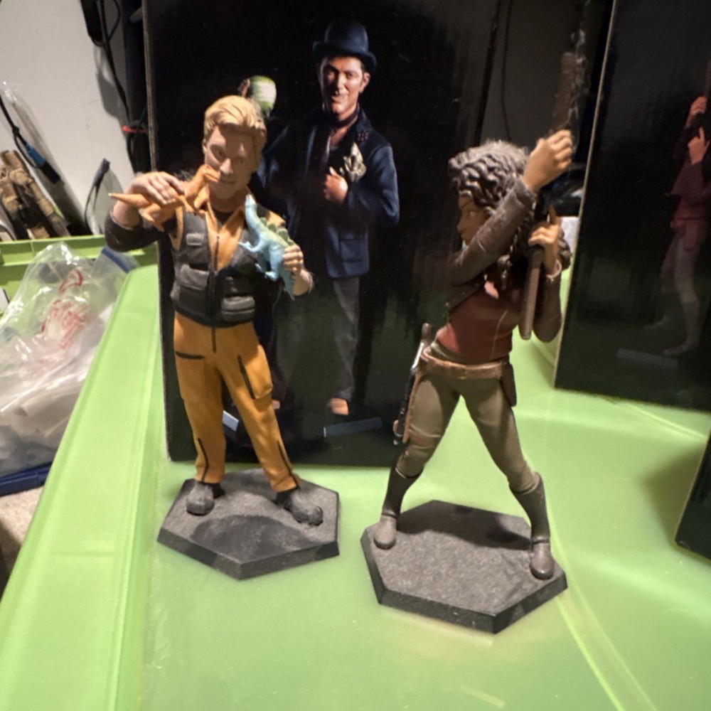 Qm, mini masters firefly figure set