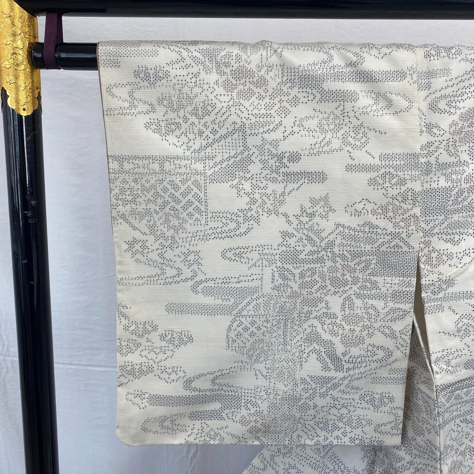 Japanese Vintage Kimono Silk White Oshima Traditional Authentic Length 61 in