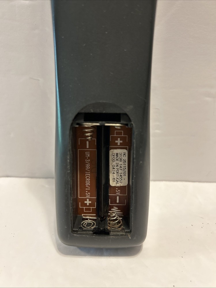 Phillips DVD Recorder Player - Model DVDR615/17 With Remote Read