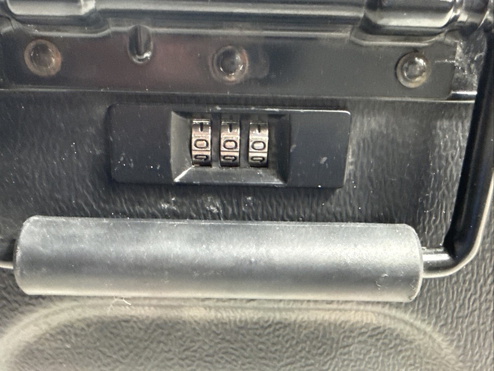 VTG Sudhaus Combo-Code 20” Black Hardshell Rolling Case Keys Combo EXCELLENT EUC