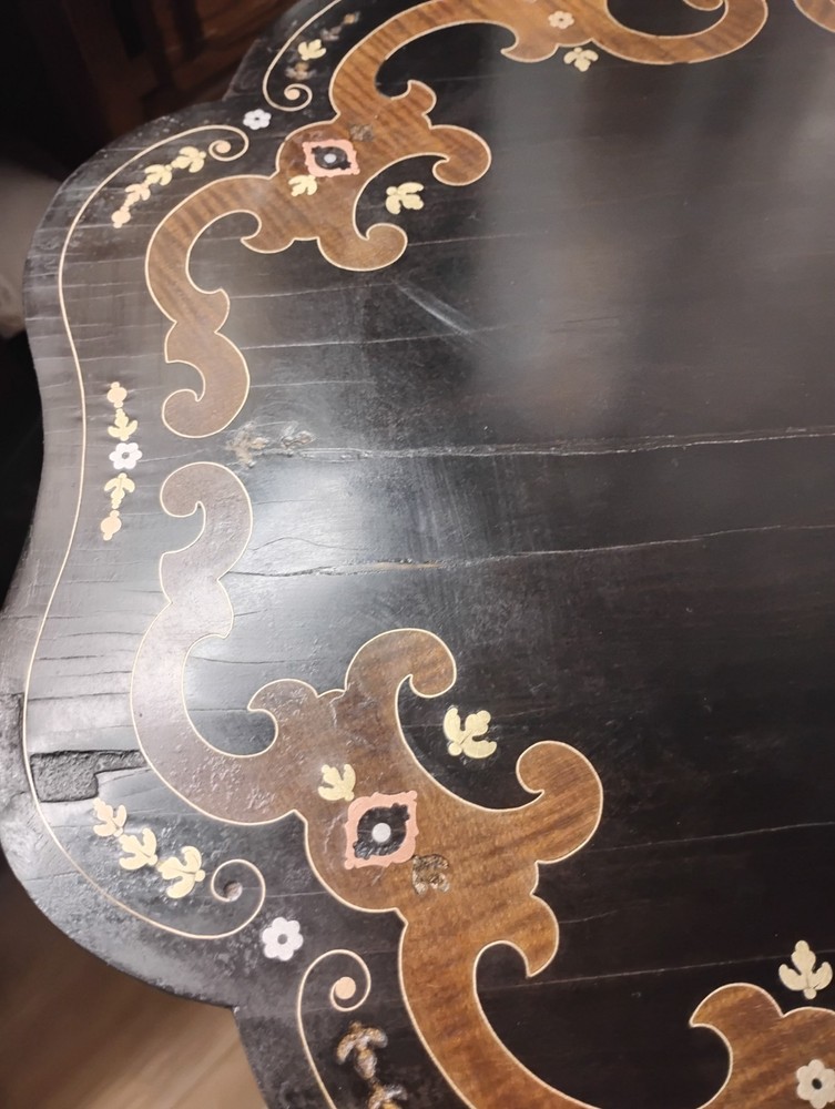 Antique English, Teapoy