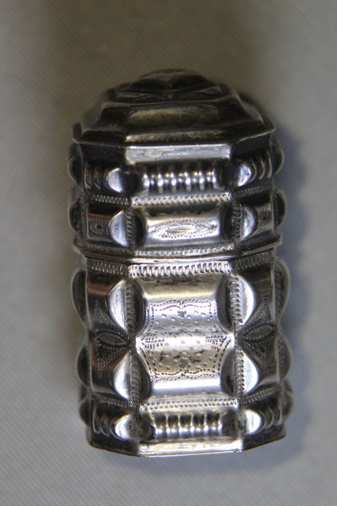 Antique Dutch 833 Silver Snuff Box