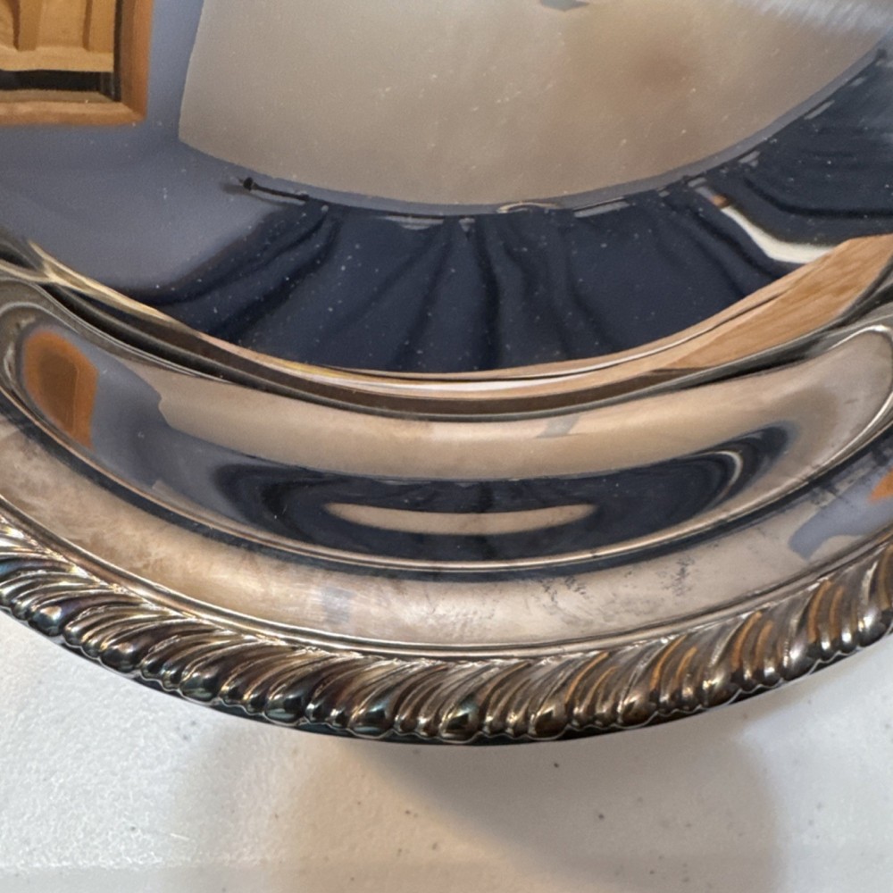 Oneida Ltd. Silverplate Bowl with Decorative Edge Post-1940 Elegant Tableware