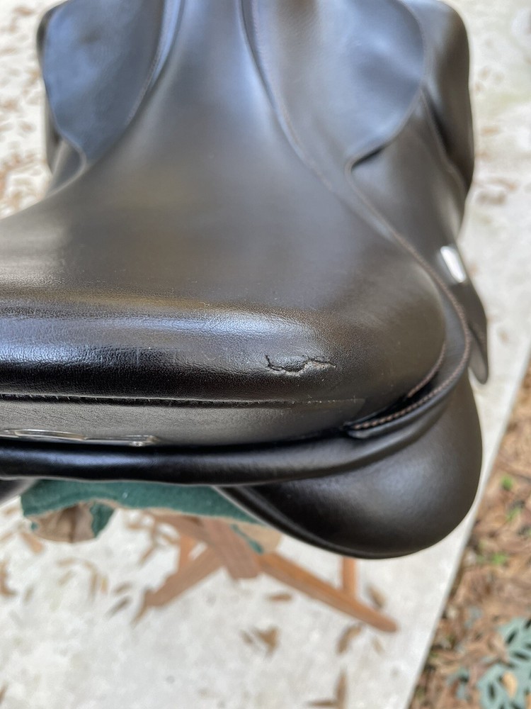 Bates Elevation DS Jump English Saddle 17.5”