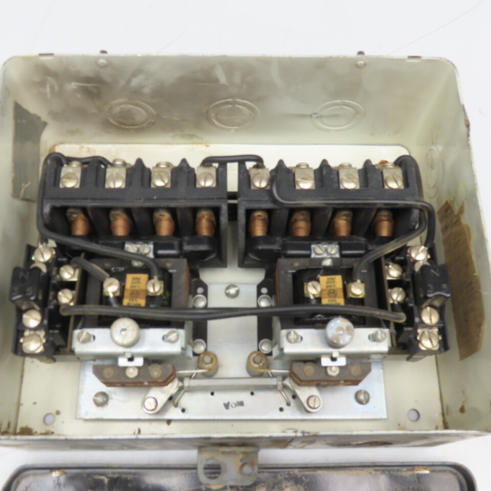 Allen Bradley 705BAAA Size 1 Reversing Contactor 220V 3Ph 60Hz 220/208V Coil