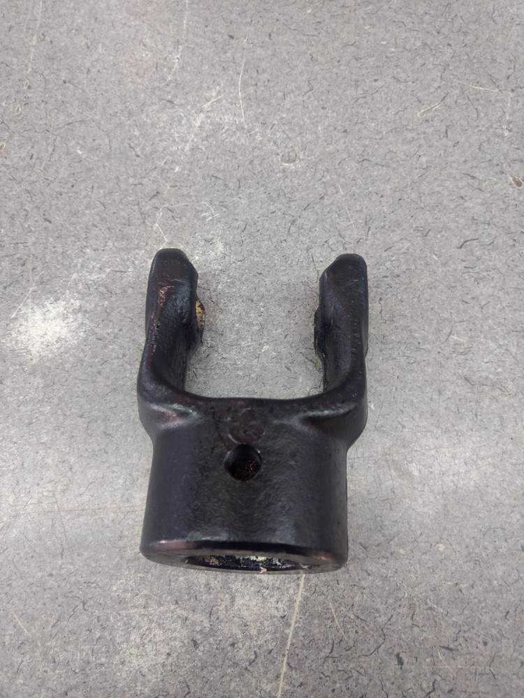 W800-8220 PTO YOKE