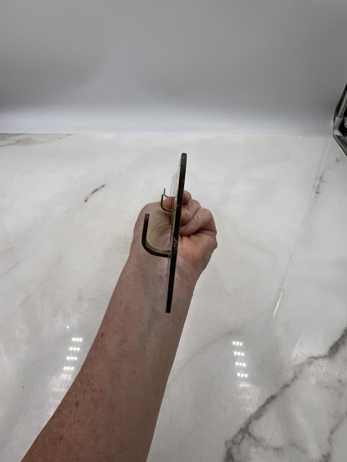 Vintage Brass Picture Rail Hook Strip Wall Mount 20in Art Hanging Display Bar