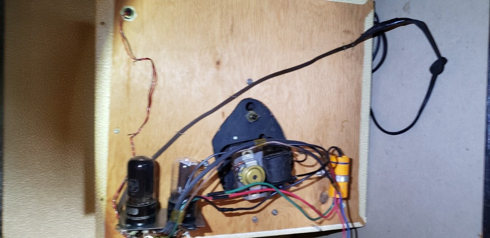 Vtg ELECTRO-MITE portable suitcase record player