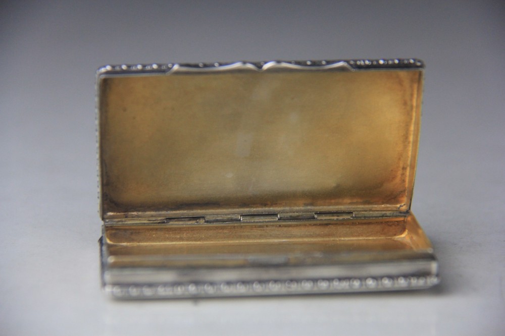 Vintage 800 Silver Compact Box