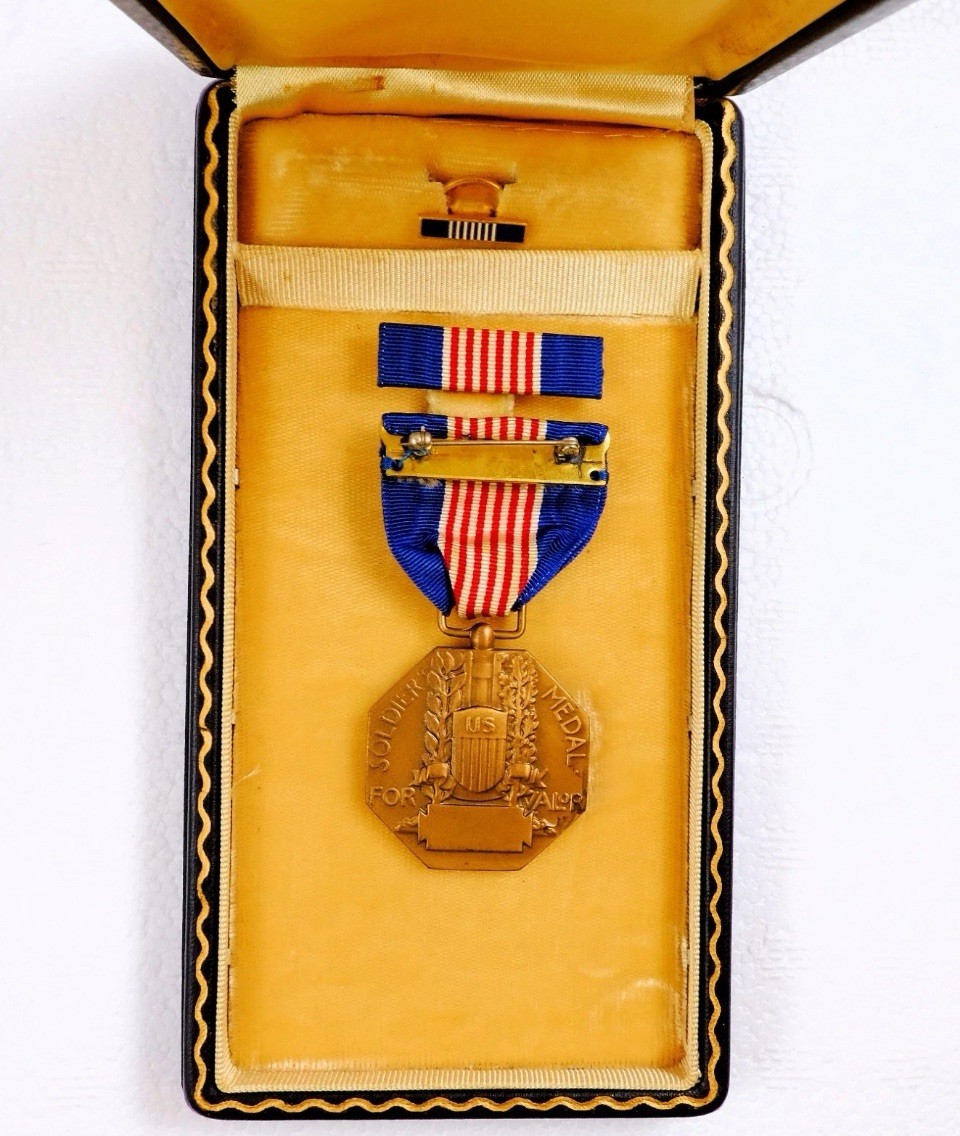 WWII U.S. Army Soldier’s Medal for Valor – Complete Cased Set w/ Lapel Pin