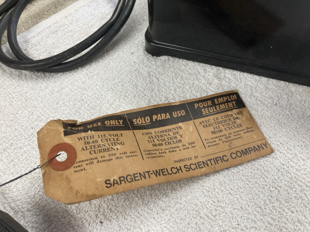 Welch Scientific Co Shortwave Radio 2612