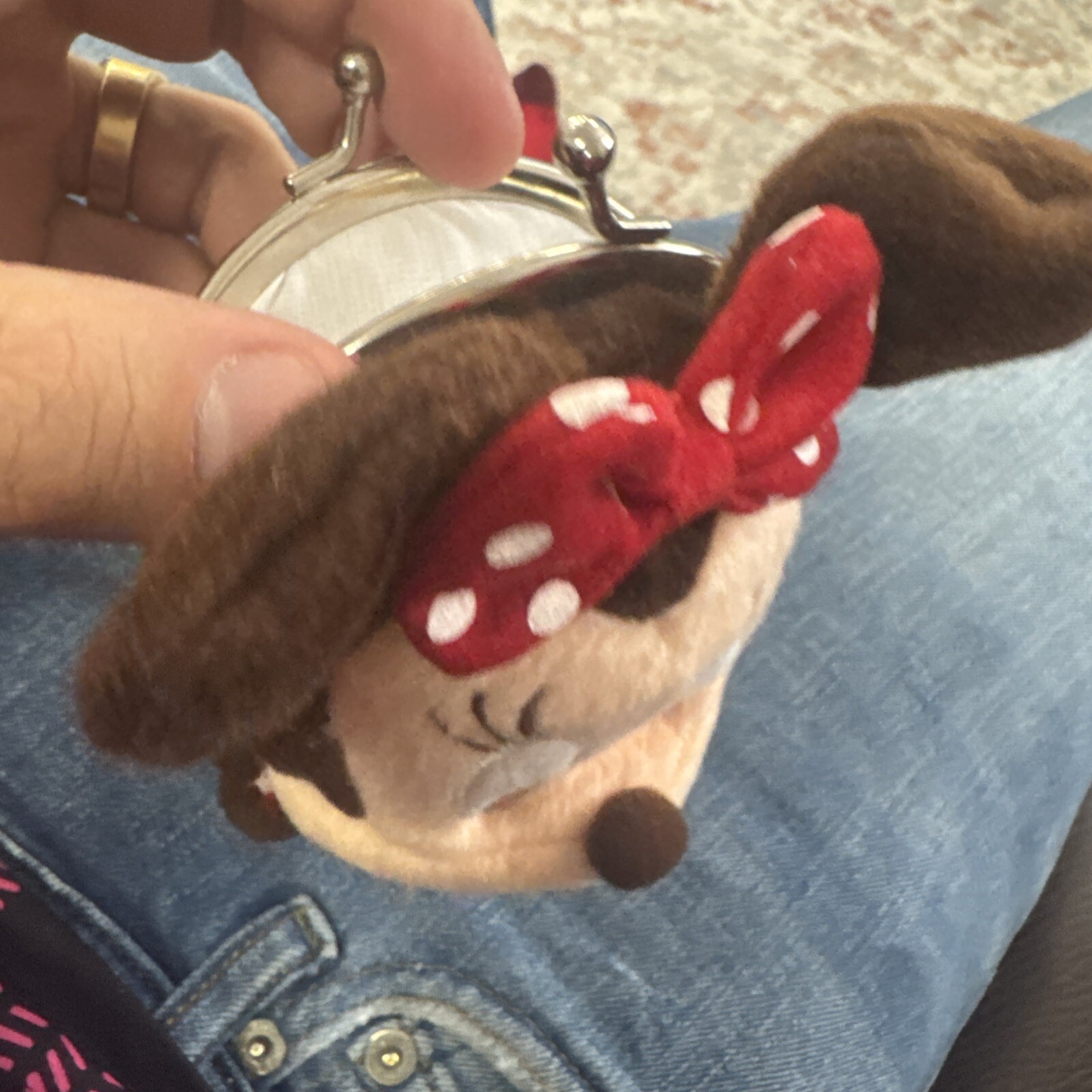 Disney Park Minnie Mouse Plush Coin Purse Clasped