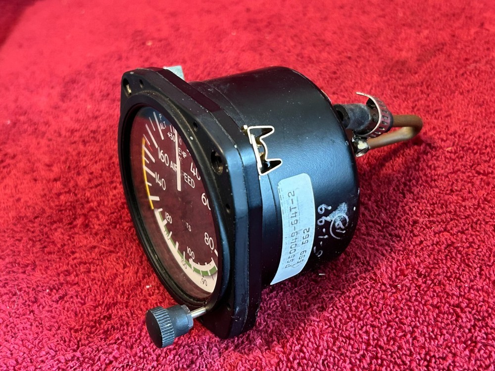 UNITED INSTRUMENTS TRUE AIRSPEED INDICATOR P/N 8100 CODE B.740