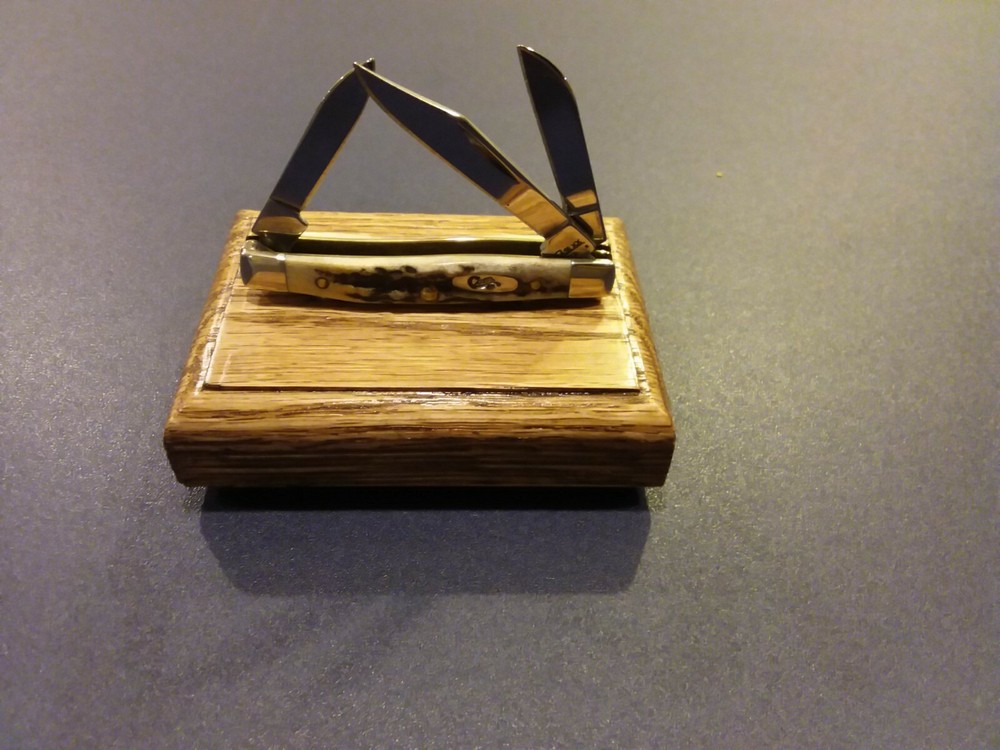 KNIFE DISPLAY STAND. (2-stands)