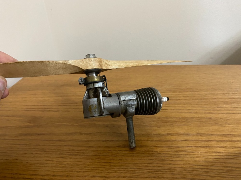 Cleveland Tom Thumb Spark Engine Model Airplane Engine ZA-21