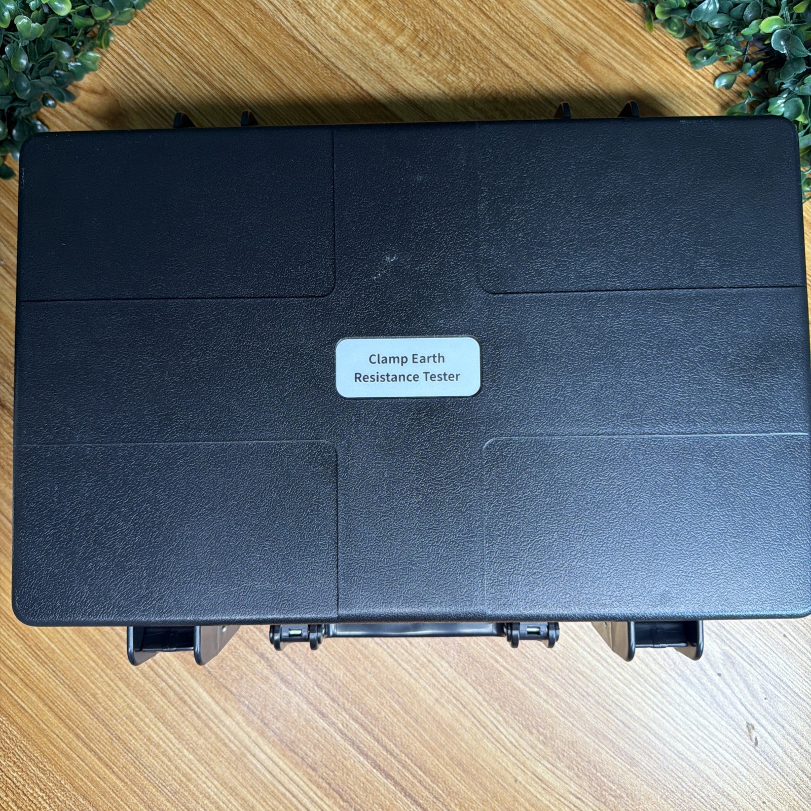 ETCR2100A+ Digital Clamp On Ground Earth Resistance Tester Meter  CAT III 150V