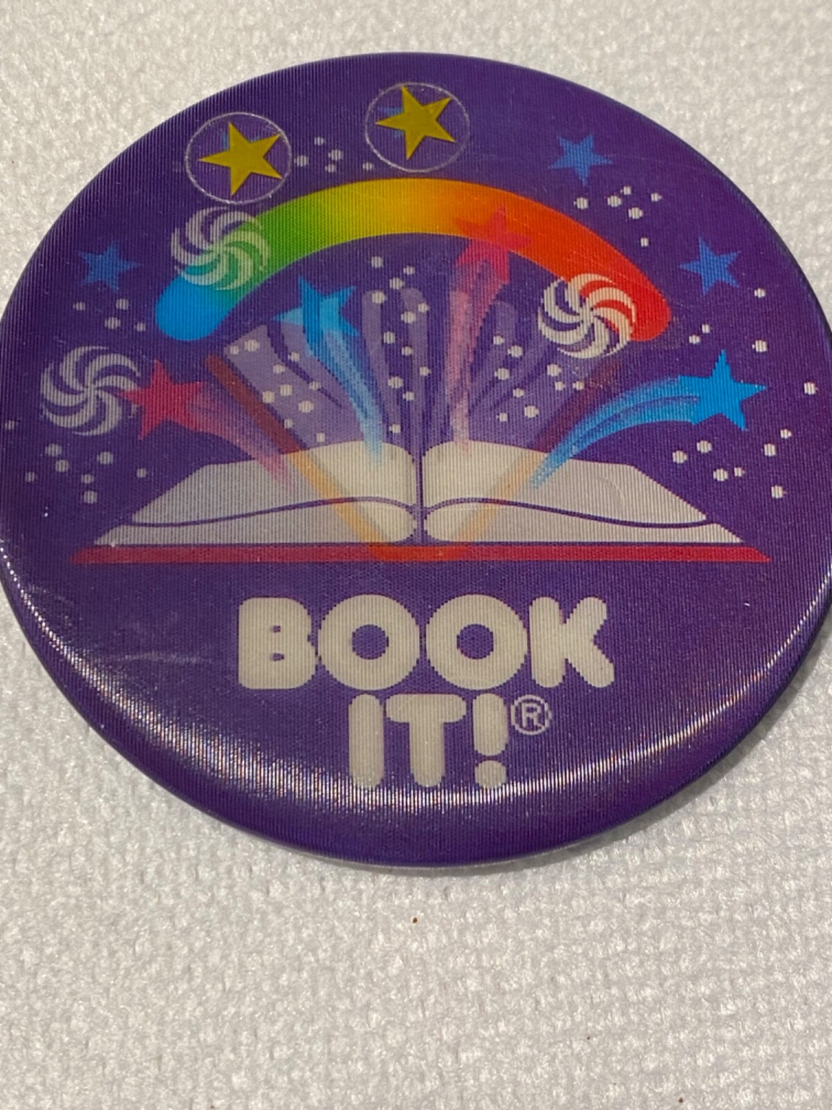 Book It Pizza Hut 1988 Button Pin Holographic Moving Image Animated Pin W/ Stars