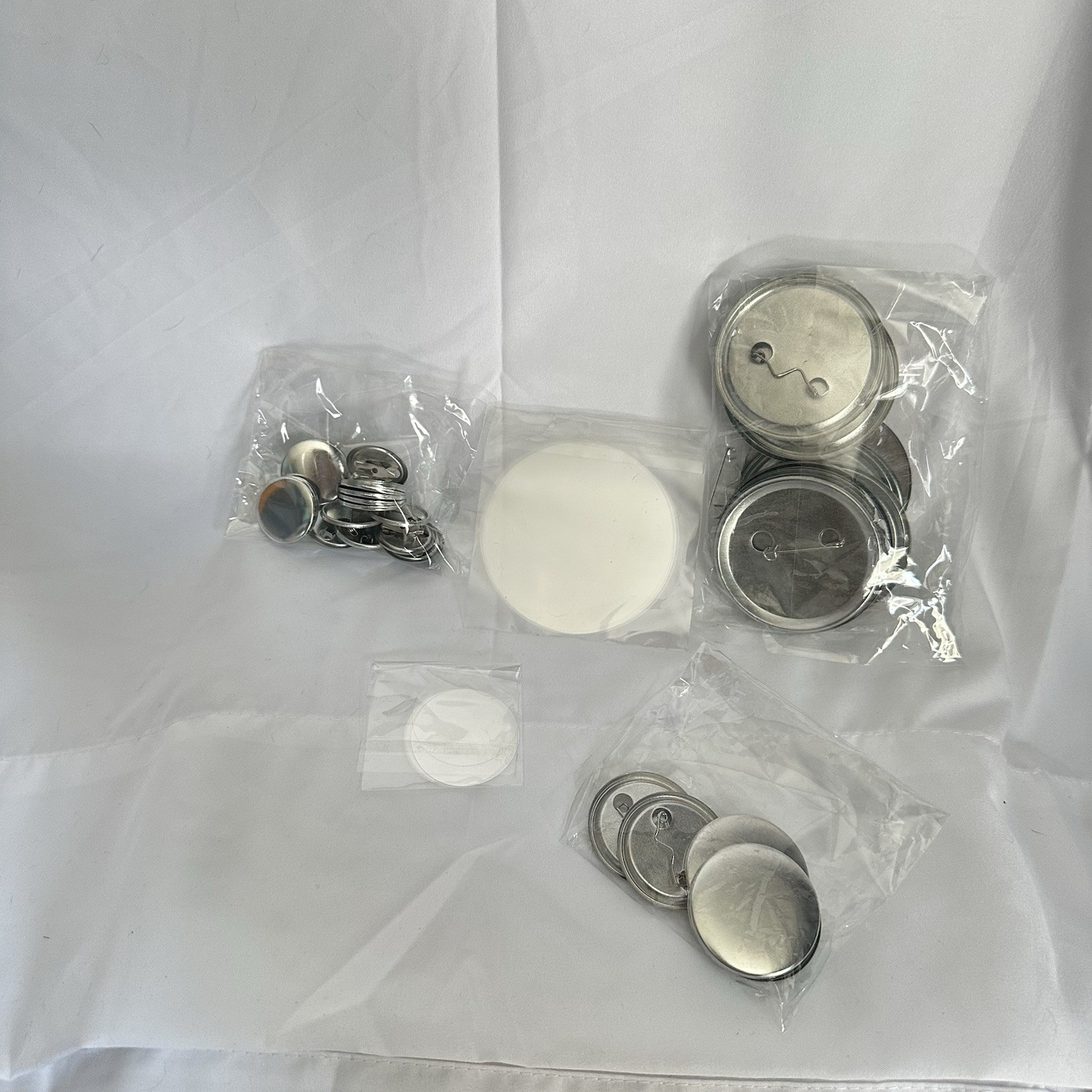 We R Memory Keepers Button Press All-In-One Kit – 3 Size Button Maker