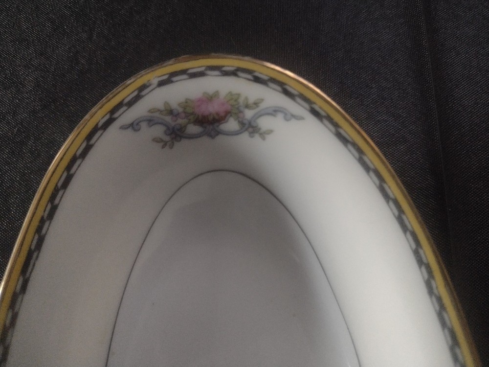 Noritake M CAMILLA Olive/Relish Serving Dish