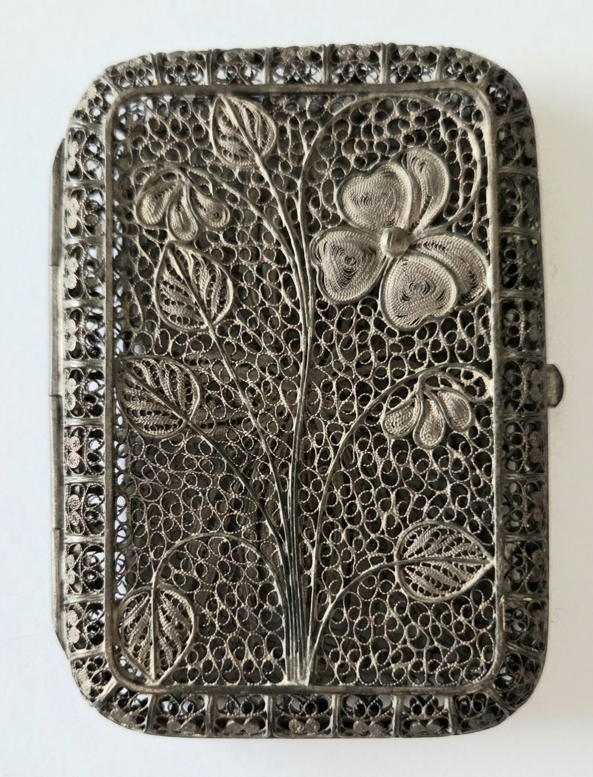 ANTIQUE SILVER INTRICATE FILIGREE CIGARETTE CASE