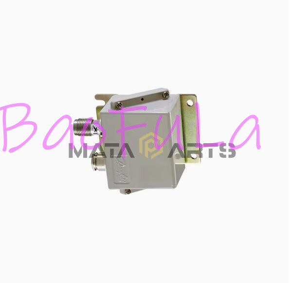 1PCS New Danfoss 084G2114 Pressure Transmitter Sensor