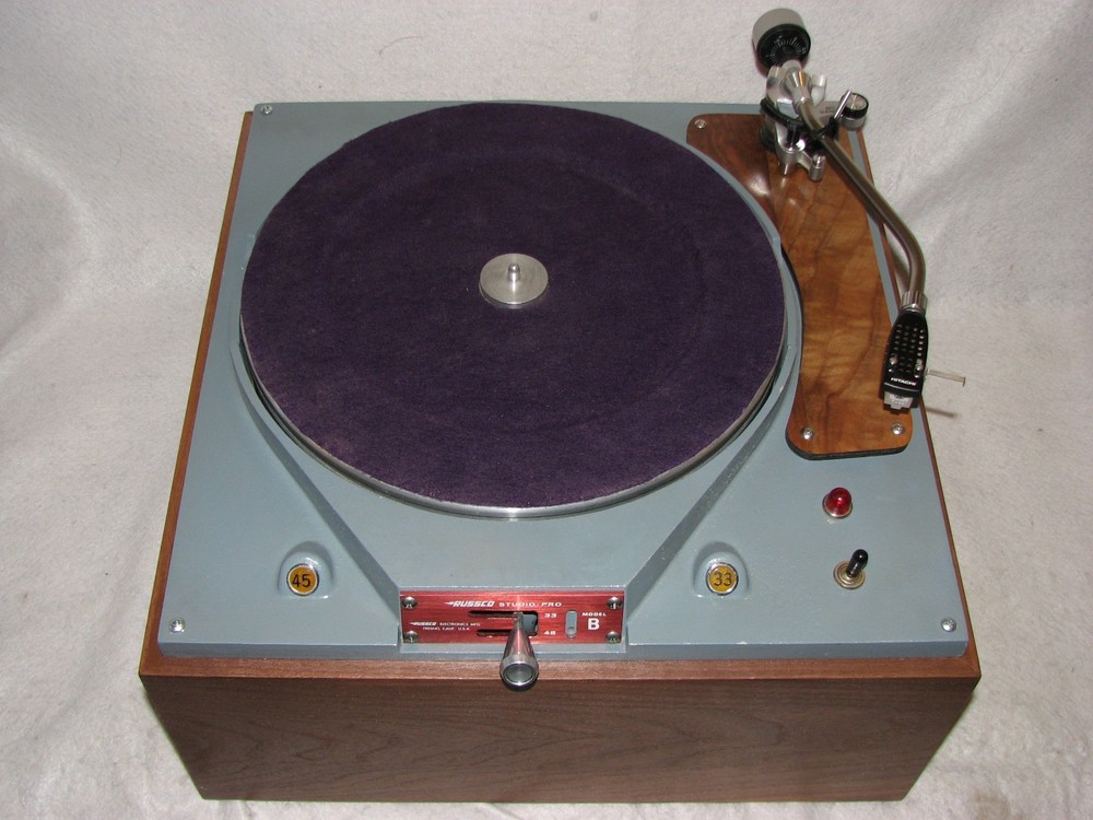 Russco Studio Pro Model B turntable