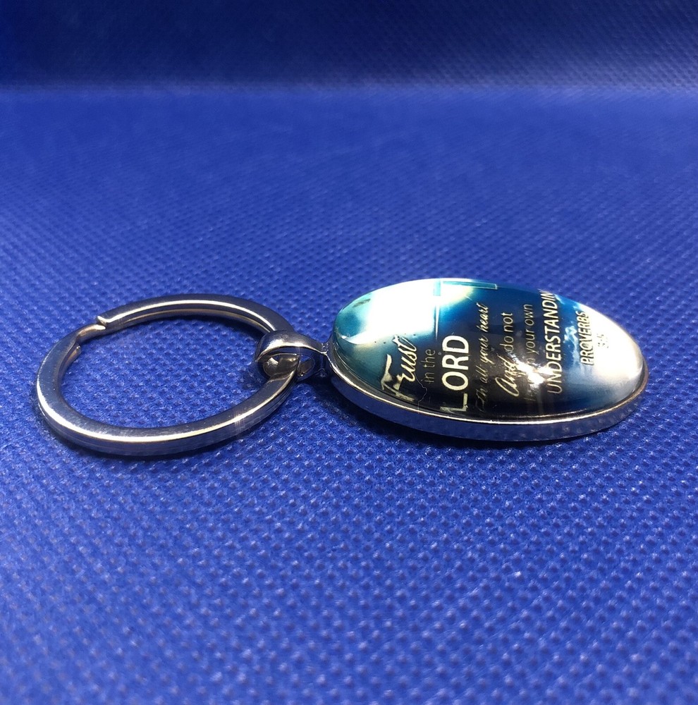 Oval Keychain Trust in the Lord