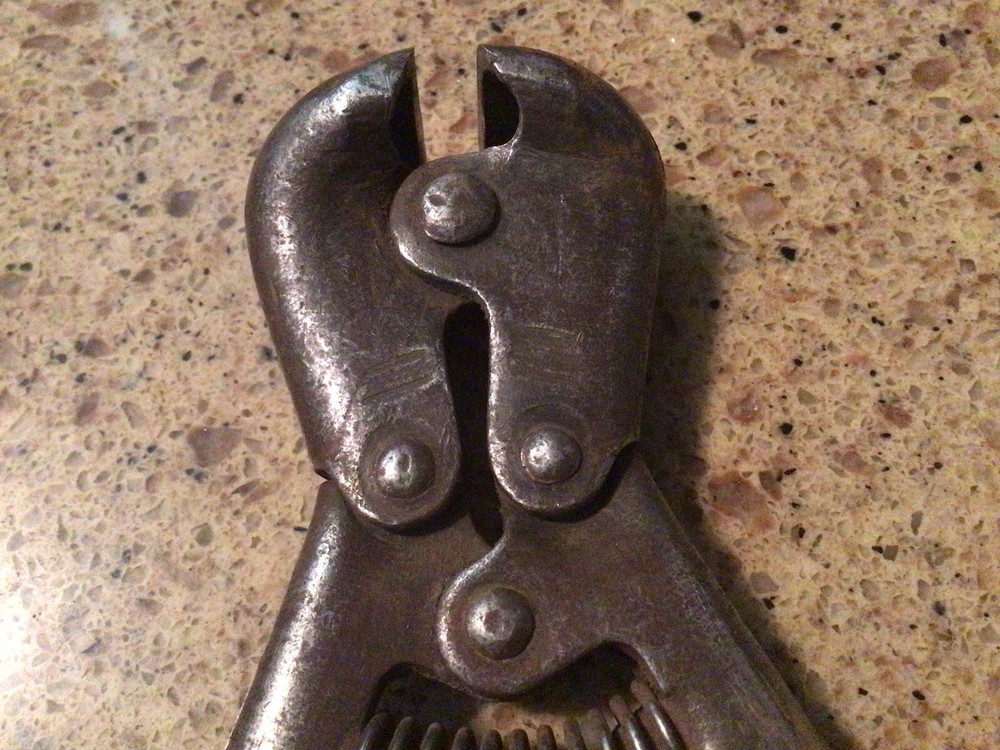 Vintage Spring Loaded Wire Cutter Pliers