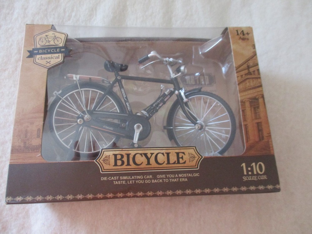 Bicycle model 1:10 scale in original package