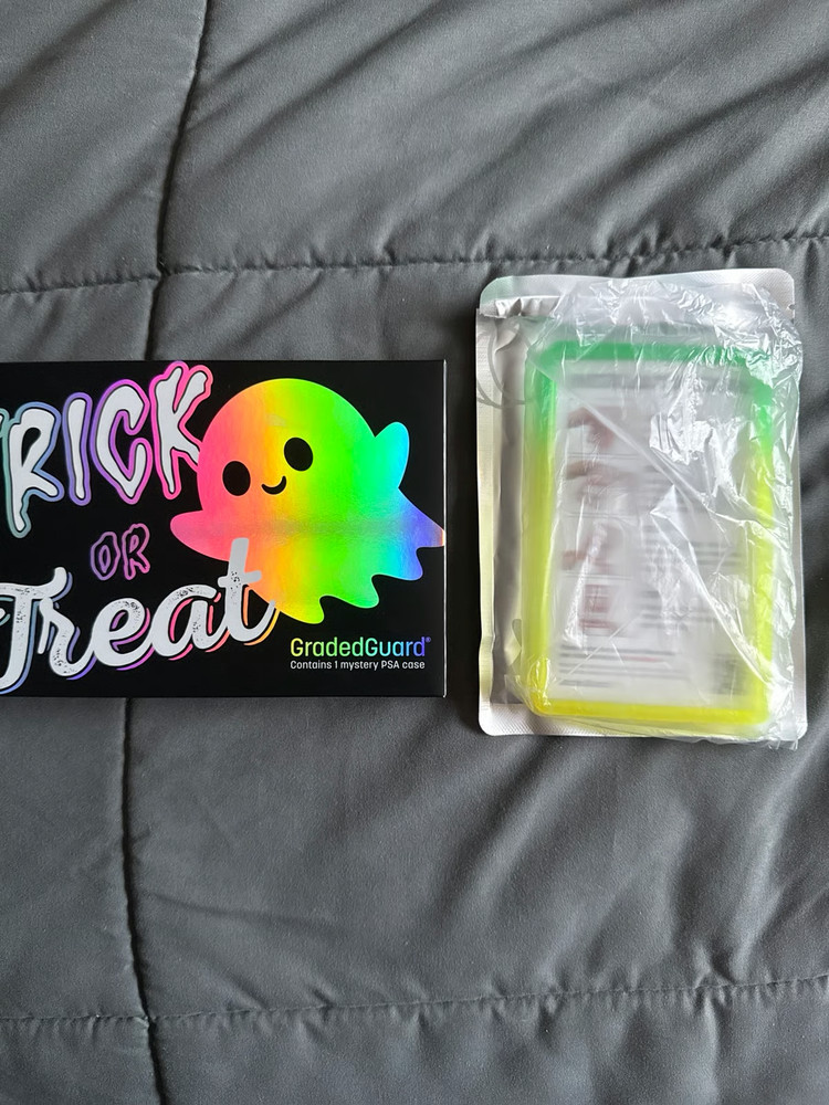 GradedGuard Trick Or Treat Pumpkin PSA Graded Card Protector (PYTHON ERROR)