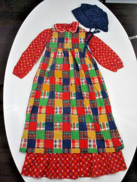 Pilgrim Pioneer Costume Girl Colonial Prairie Dress Apron Bonnet Floral Plaid