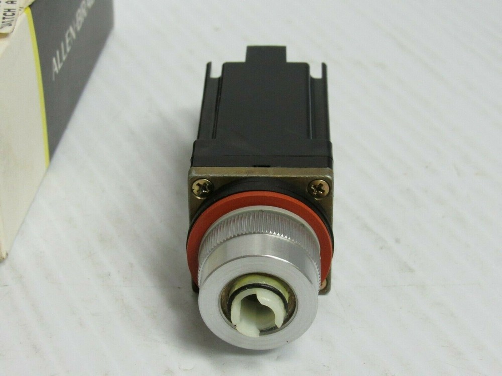 NEW ALLEN BRADLEY POSITION SELECTOR SWITCH 800MR-24HB2BRAK SER D