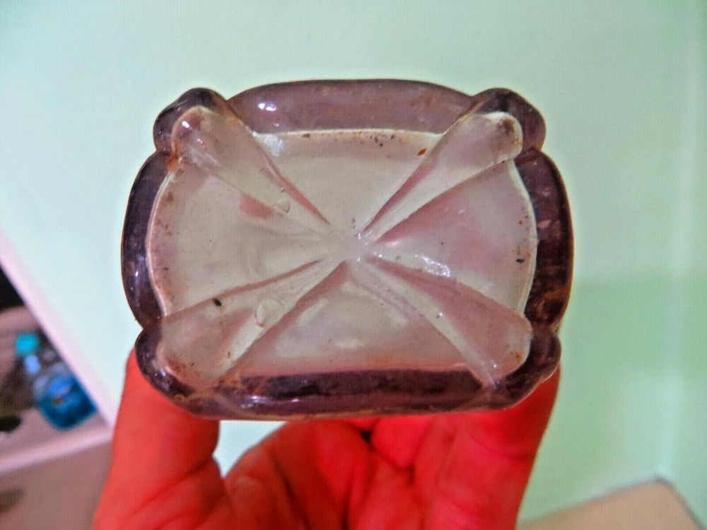 APPLIED LIP SIDE MOLD SEAMS TO BOTTOM SHEARED TOP UNKNOWN BOTTLE