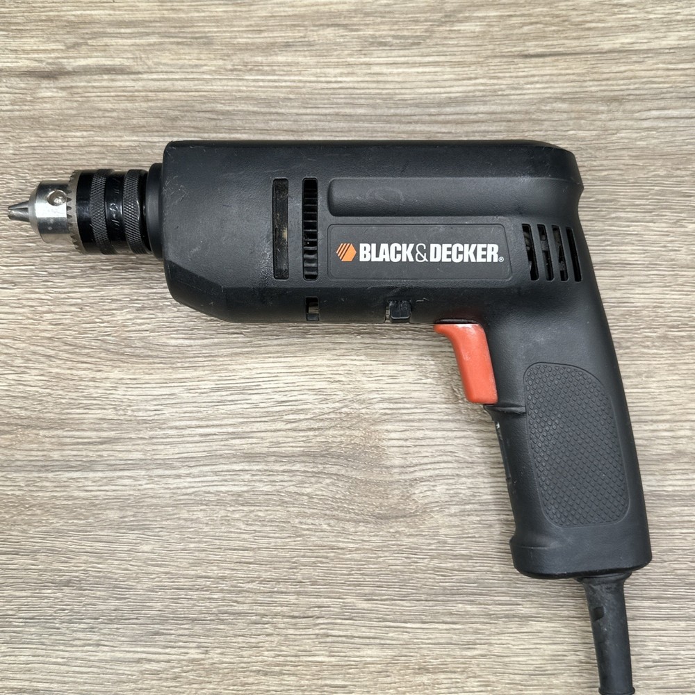 BLACK & DECKER 7152 DRILL (PSN033815)