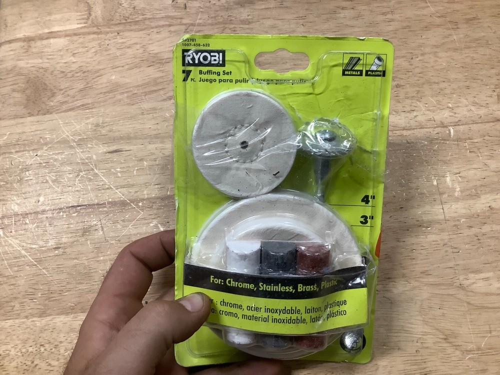 RYOBI 7 PIECE METAL / PLASTIC BUFFING SET A92701