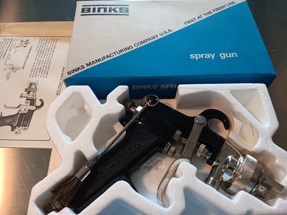 BINKS- MODEL 7 Pressure Paint spray gun 33-33PM