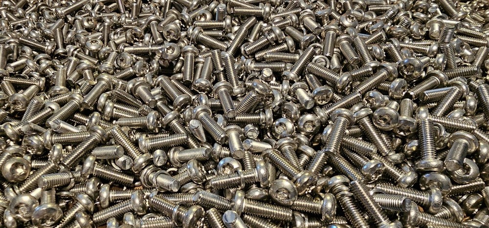 100pcs Each- 5mm Torx Screw And Lock Washer